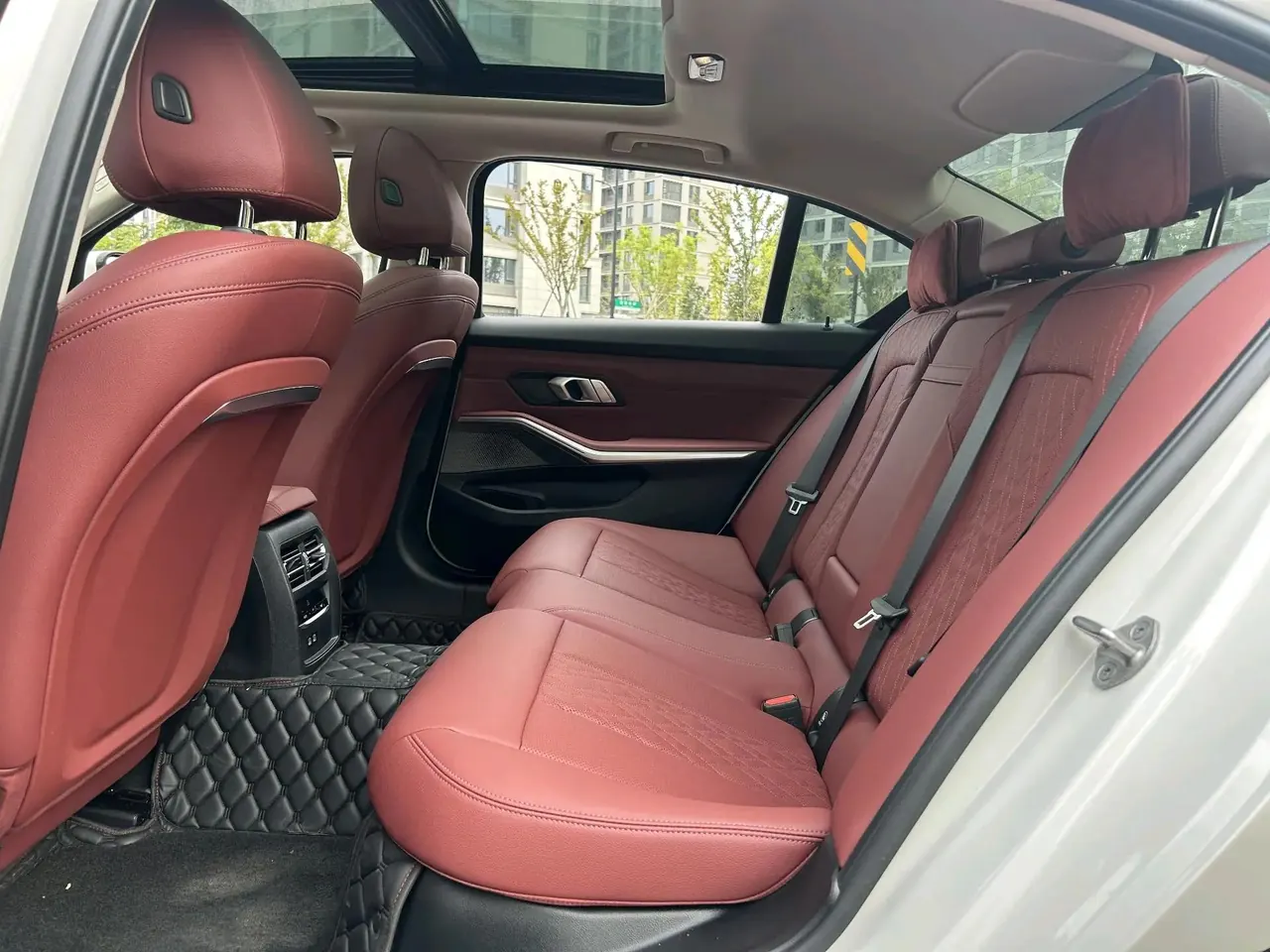 BMW 3 Series 2023 model 325Li M Sport Package 13