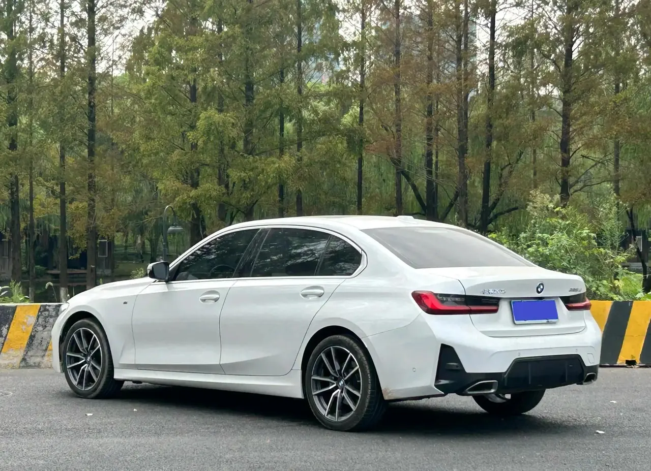 BMW 3 Series 2023 model 325Li M Sport Package 4