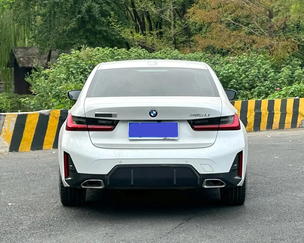 BMW 3 Series 2023 model 325Li M Sport Package 5