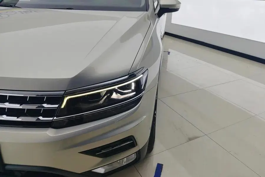 Tiguan L 2018 380TSI Automatic Four-wheel Drive Flagship Edition 7