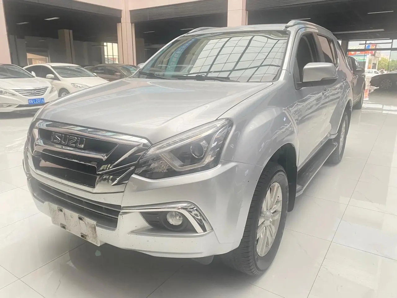 mu-X Pastoral Ranger 2020 1.9T Diesel Auto Two-Drive Jinyue Edition 5-seat Country VI - View 1