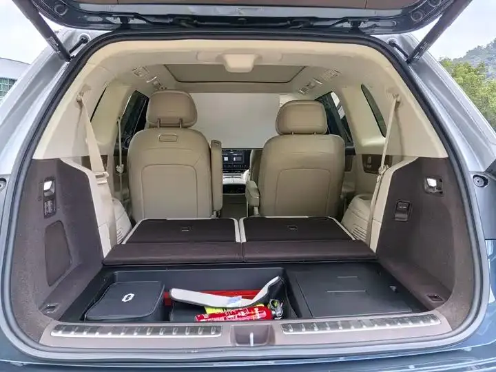 AITO M9 2024 extended range Ultra version 42kWh 6-seat version 16