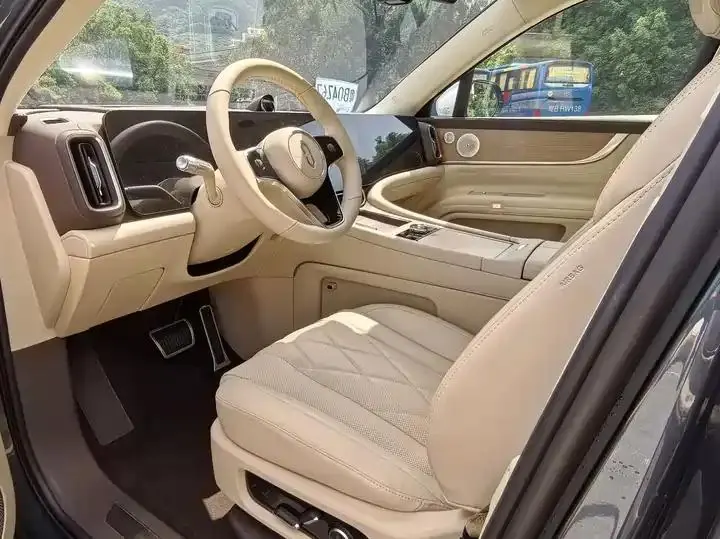 AITO M9 2024 extended range Ultra version 42kWh 6-seat version 9