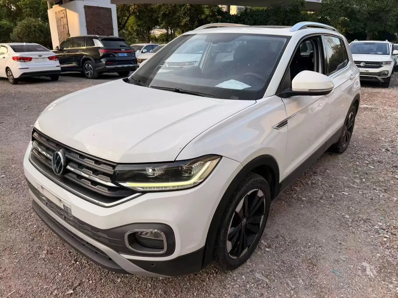Open image lightbox: Volkswagen 2023 Shadow 1.2TSI 200TSI Yue Zhi Lian Edition Automatic Gear