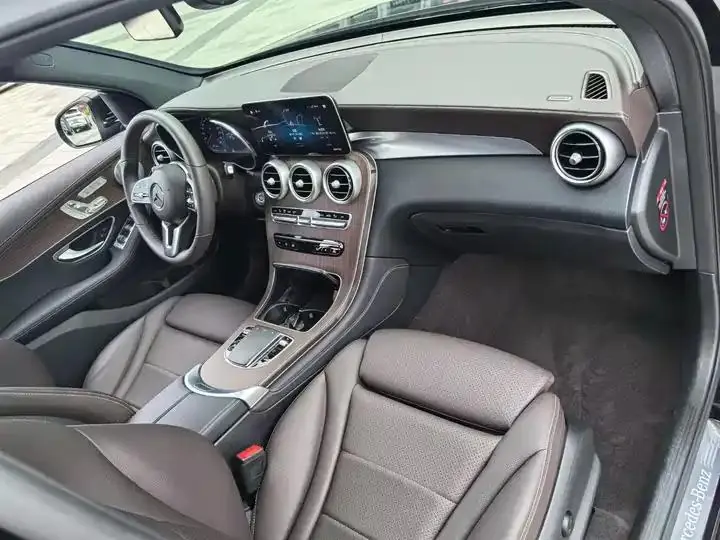Mercedes Benz GLC 2021 model, GLC 300 L 4MATIC Sport version 6