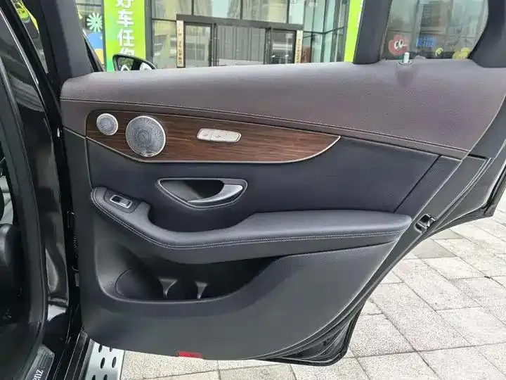 Mercedes Benz GLC 2021 model, GLC 300 L 4MATIC Sport version 8