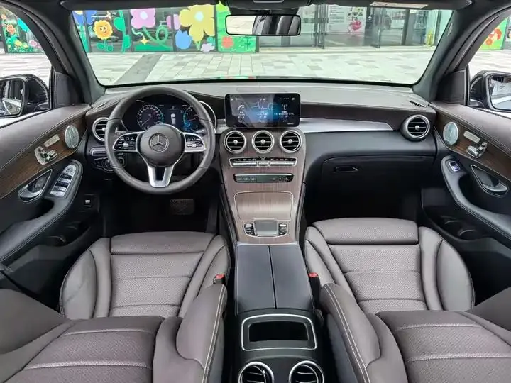 Mercedes Benz GLC 2021 model, GLC 300 L 4MATIC Sport version 9
