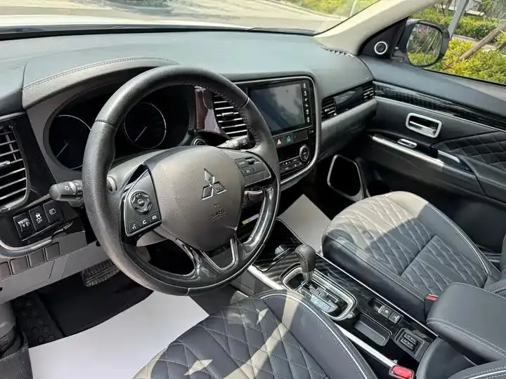 Outlander 2021 model changed to 2.0L two-wheel drive free version 5 10
