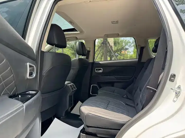 Outlander 2021 model changed to 2.0L two-wheel drive free version 5 16