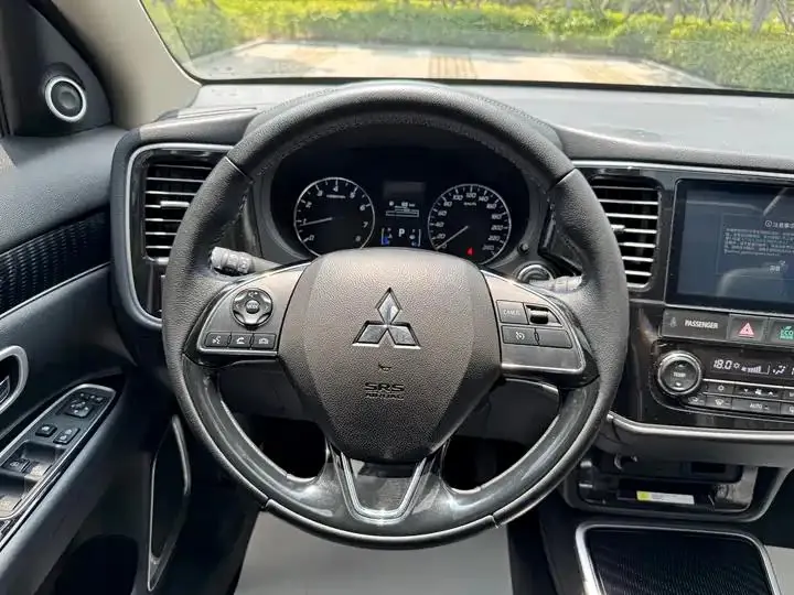 Outlander 2021 model changed to 2.0L two-wheel drive free version 5 17