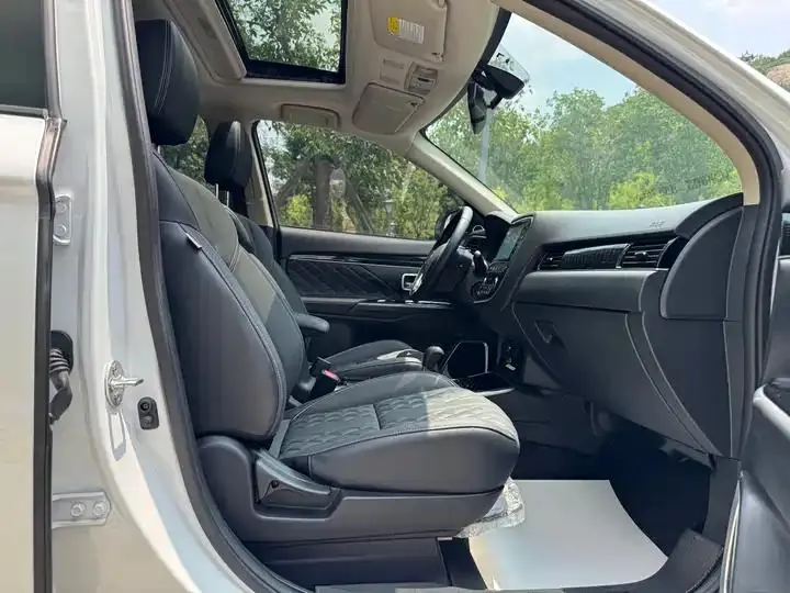 Outlander 2021 model changed to 2.0L two-wheel drive free version 5 22