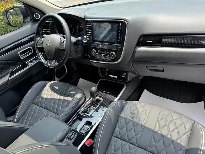 Outlander 2021 model changed to 2.0L two-wheel drive free version 5 23