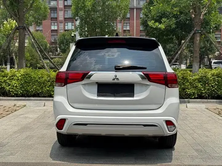 Outlander 2021 model changed to 2.0L two-wheel drive free version 5 7