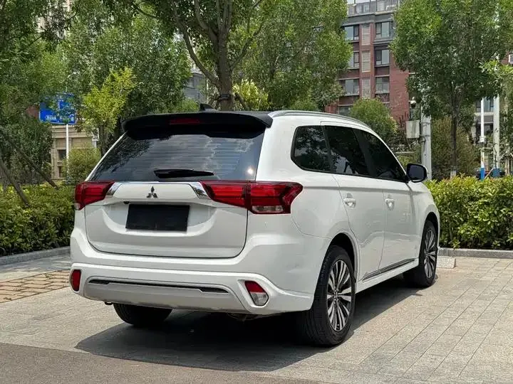 Outlander 2021 model changed to 2.0L two-wheel drive free version 5 8
