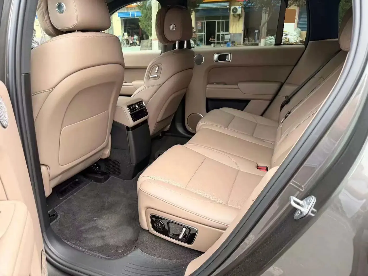 Li 2025 L7 Max Intelligent Refreshed Version Automatic Transmission 3