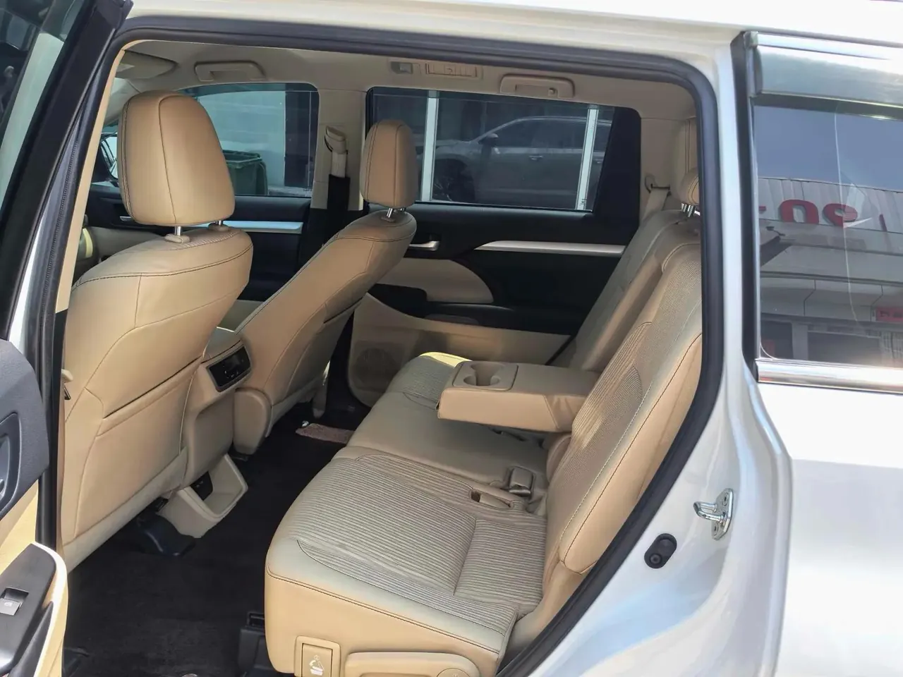 Highlander 2021 2.0T 4-wheel drive elite version 7 seats 6
