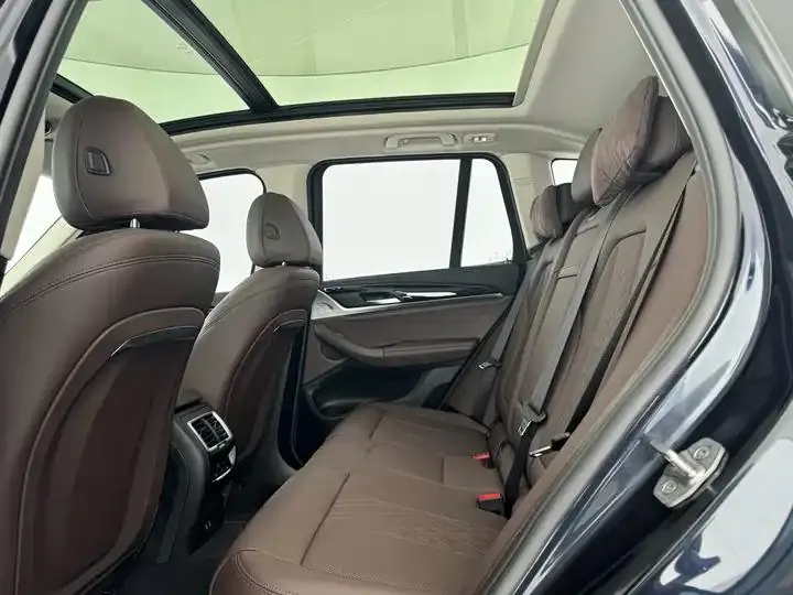 BMW X3 2022 facelift xDrive25i M sports suit 10