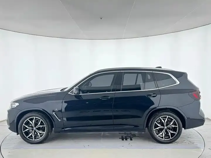 BMW X3 2022 facelift xDrive25i M sports suit 3