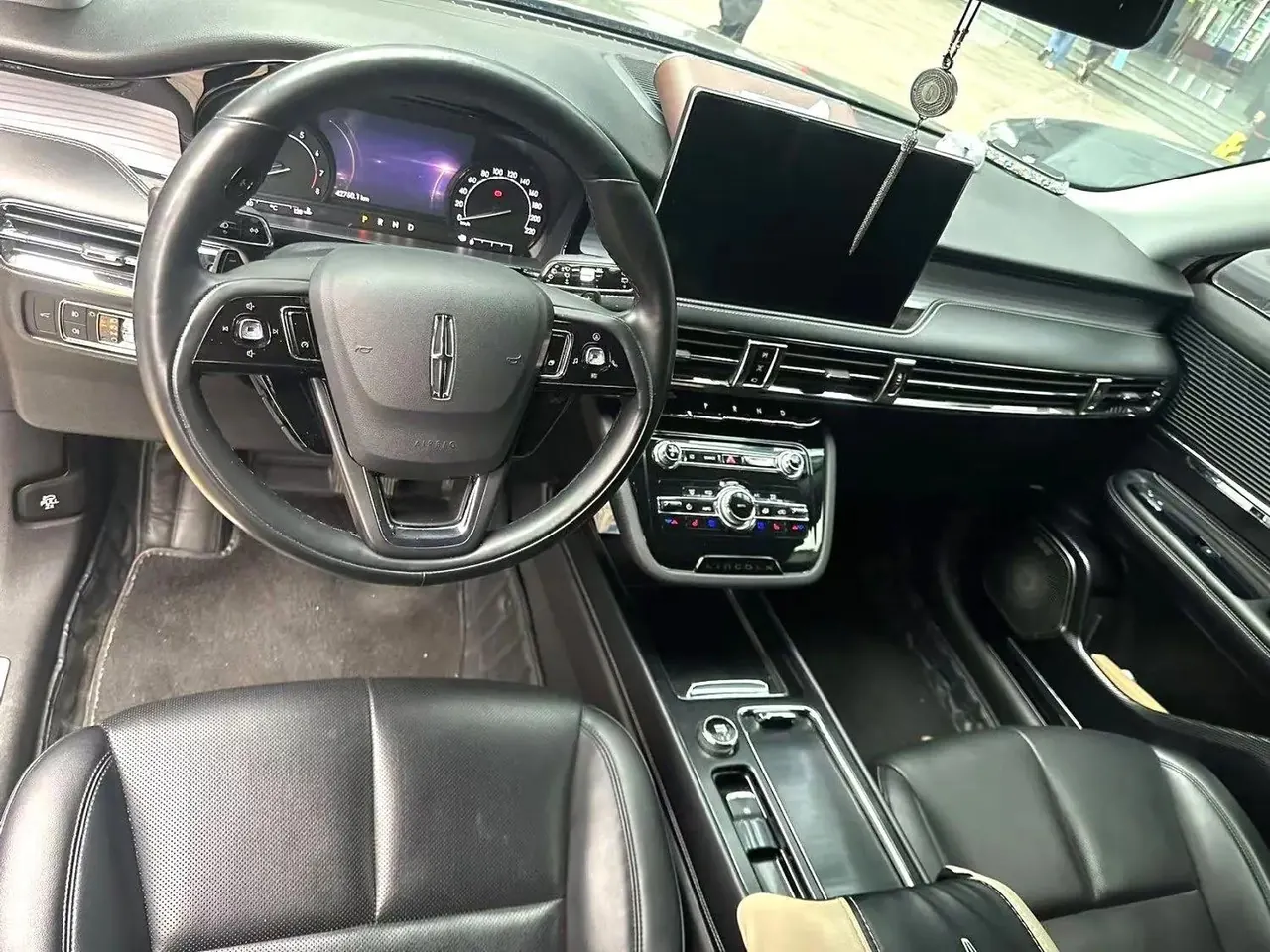 Explorer 2020 2.0T Two‑Wheel Drive Prestige Edition 3