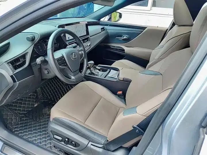 Lexus ES 2023 model 200 Premium Edition 7