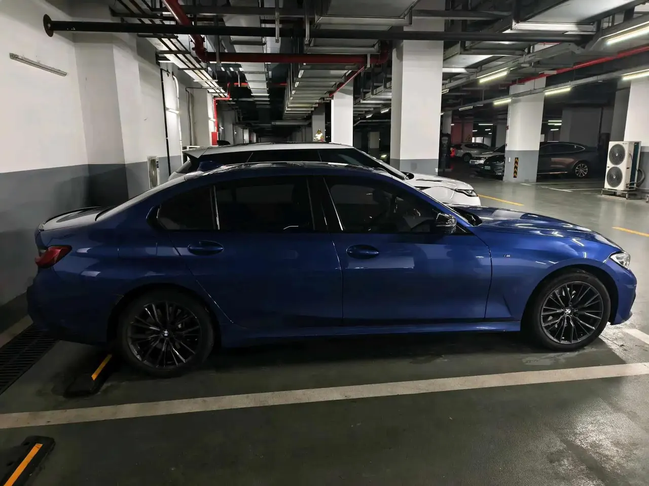BMW 3 Series 2020 330Li xDrive M Sports Obsidian Night Kit 7