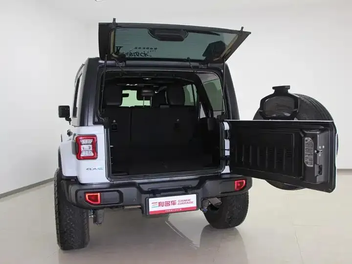 Wrangler New Energy 2021 Four 2.0T 4xe Sahara 13