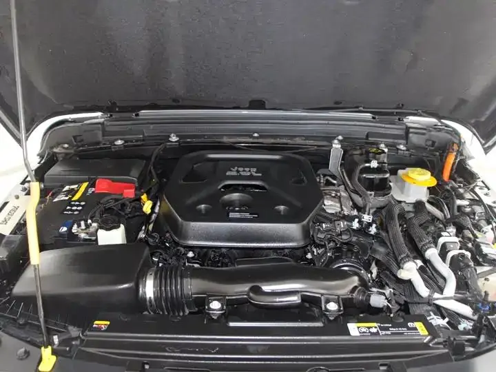 Wrangler New Energy 2021 Four 2.0T 4xe Sahara 14