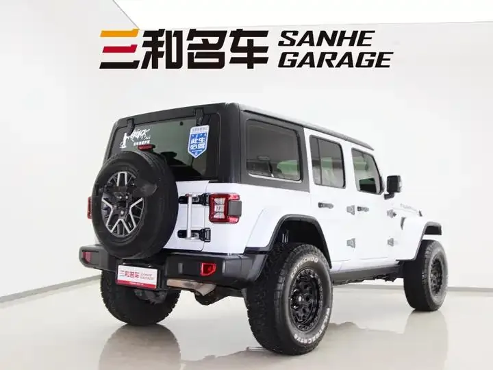 Wrangler New Energy 2021 Four 2.0T 4xe Sahara 6