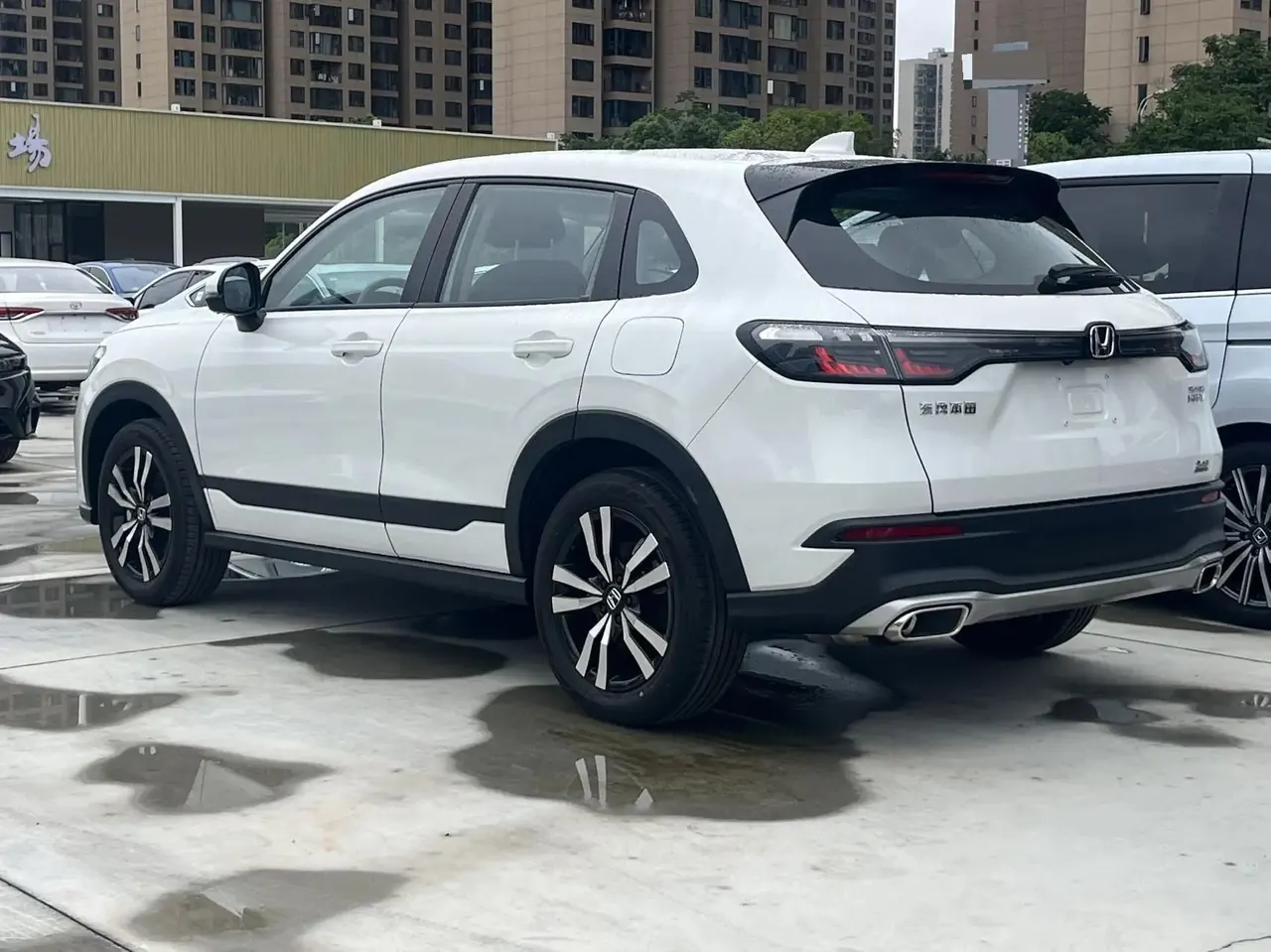 Honda 2024 HR-V 1.5T Stepless 240TURBO Jinyue Edition Automatic Gear 4