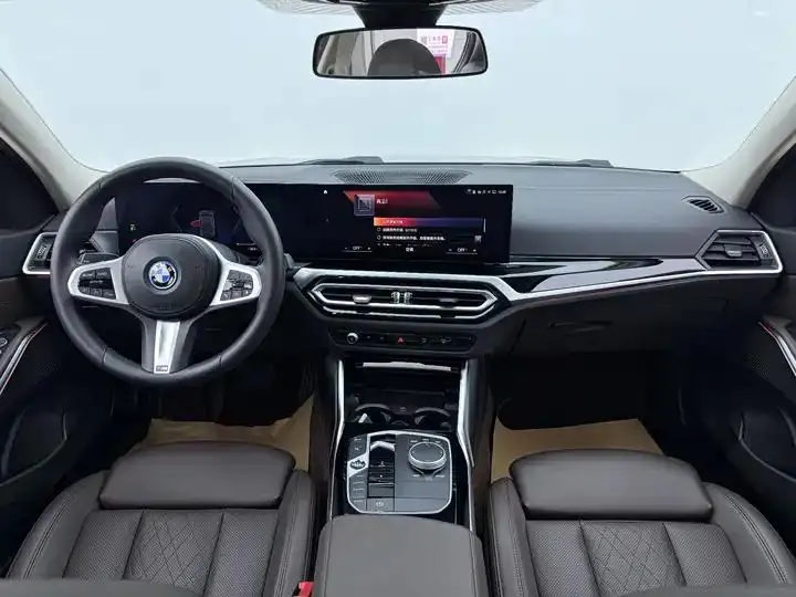 BMW i3 2022 model eDrive 35 L 11