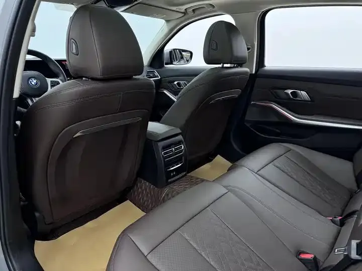 BMW i3 2022 model eDrive 35 L 4