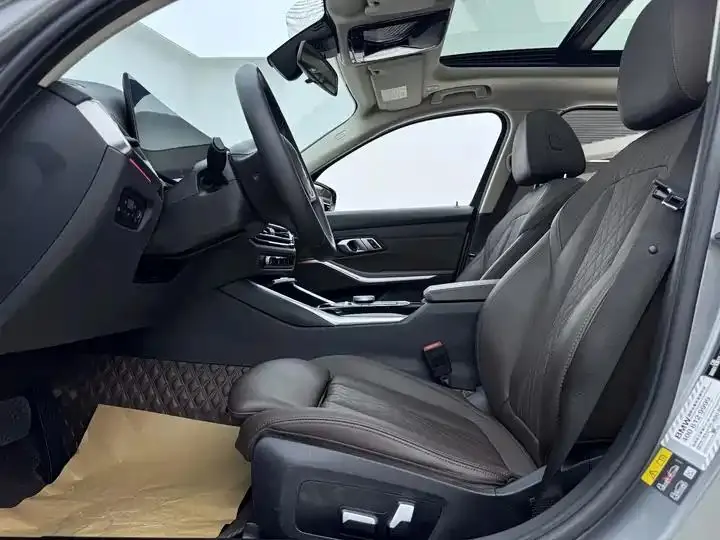 BMW i3 2022 model eDrive 35 L 6