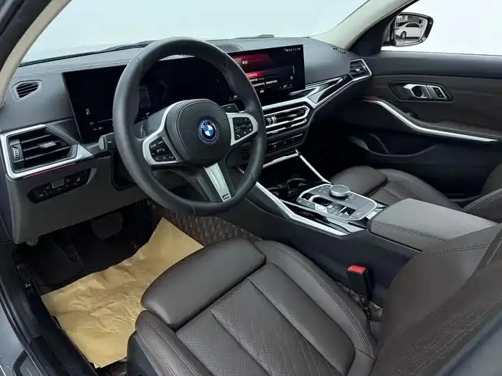 BMW i3 2022 model eDrive 35 L 9
