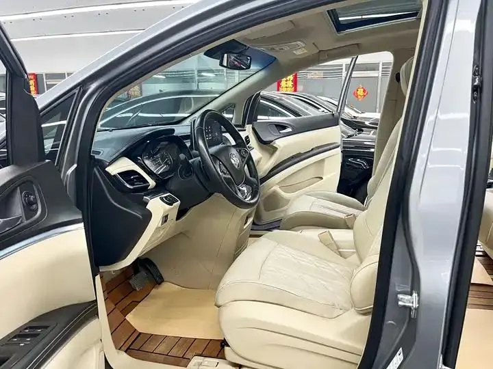 Buick GL8 2023 Land Business Class 652T Luxury Model 7