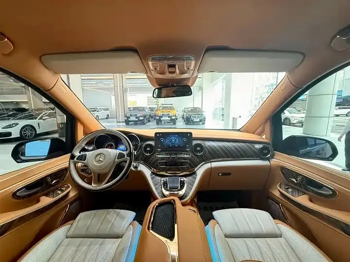 Mercedes Benz Class V 2024V 260 L High Top Custom Edition 10