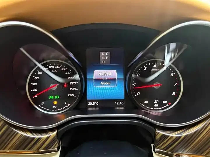 Mercedes Benz Class V 2024V 260 L High Top Custom Edition 11