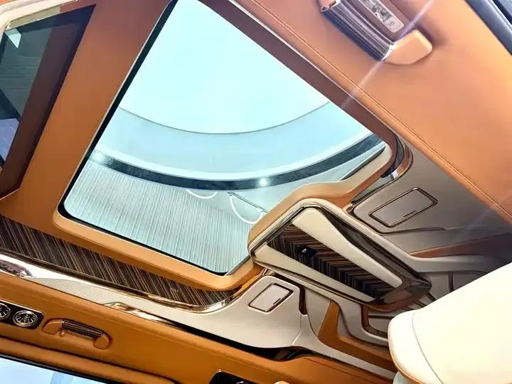 Mercedes Benz Class V 2024V 260 L High Top Custom Edition 19