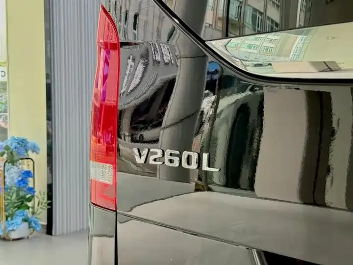 Mercedes Benz Class V 2024V 260 L High Top Custom Edition 27