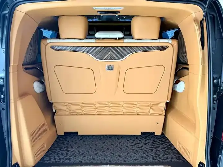 Mercedes Benz Class V 2024V 260 L High Top Custom Edition 28