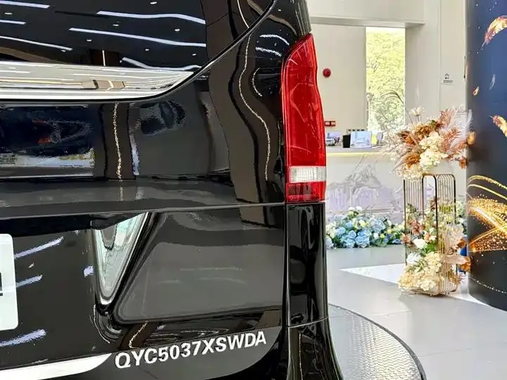 Mercedes Benz Class V 2024V 260 L High Top Custom Edition 8