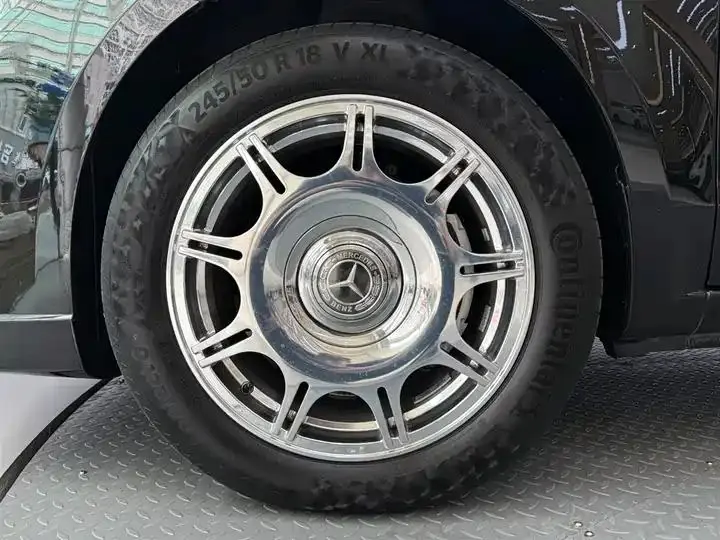 Mercedes Benz Class V 2024V 260 L High Top Custom Edition 9
