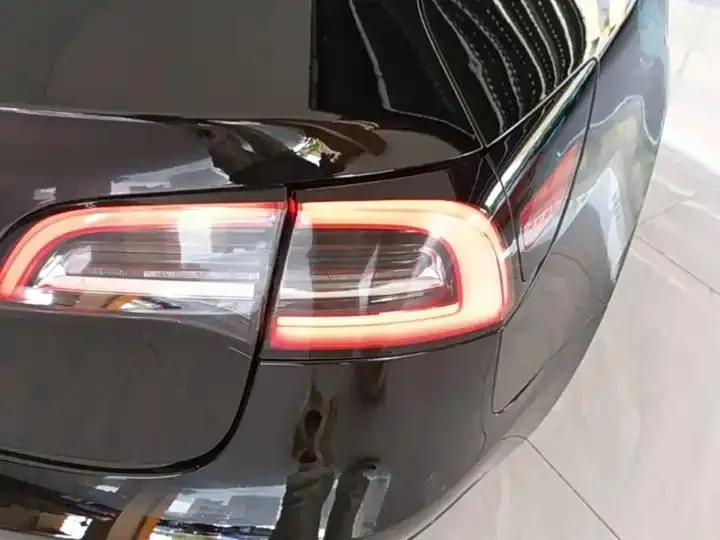 2020 Model 3 Standard Range Rear-Wheel Drive Upgrade Version 8