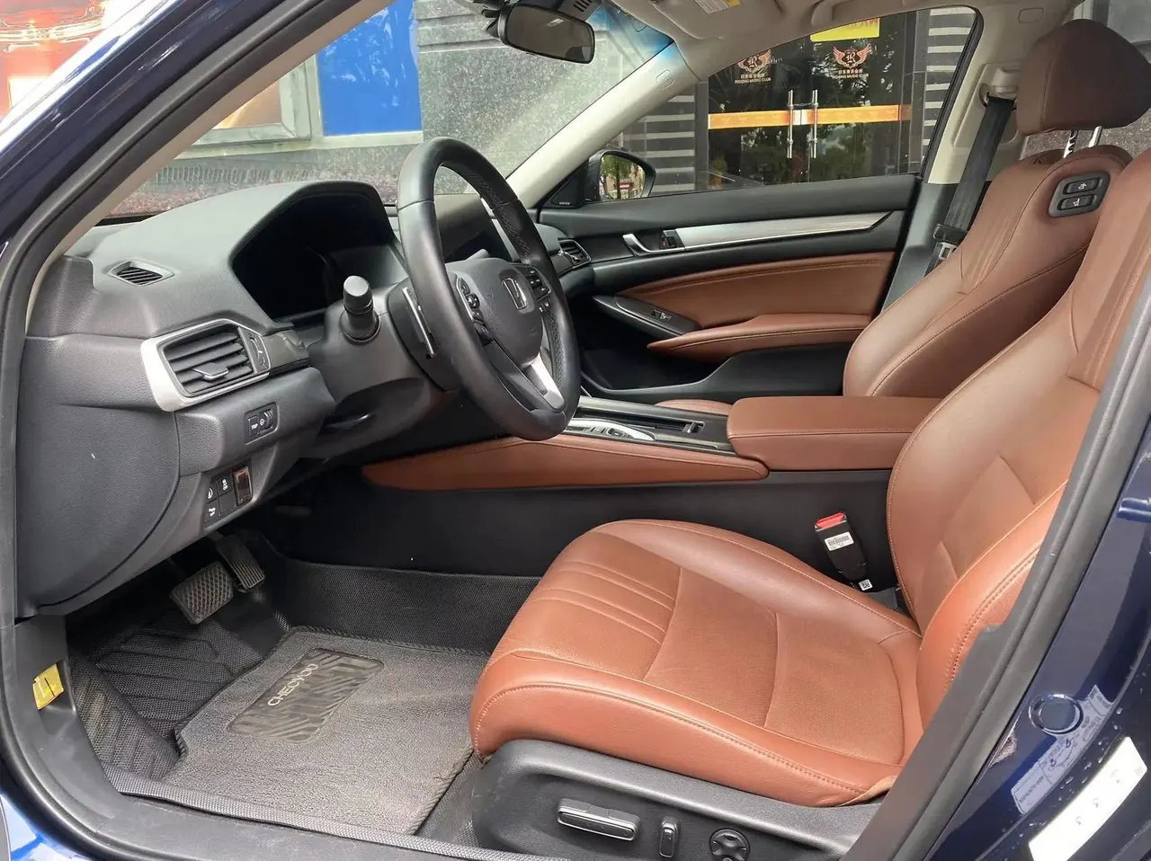 Inspire 2019 Model, Sharp Hybrid, 2.0L, Luxury Edition, China V Emission Standard 4