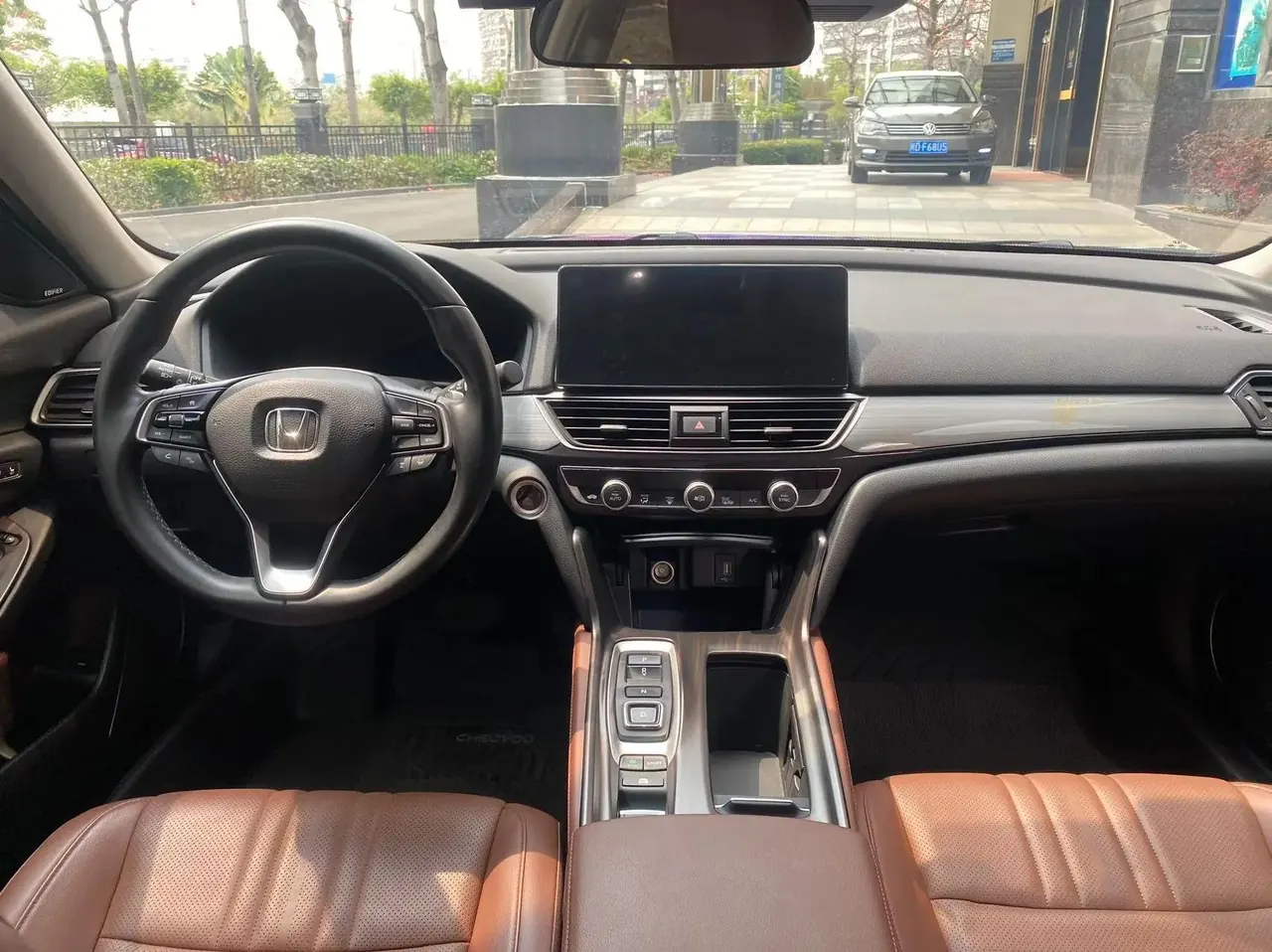 Inspire 2019 Model, Sharp Hybrid, 2.0L, Luxury Edition, China V Emission Standard 5