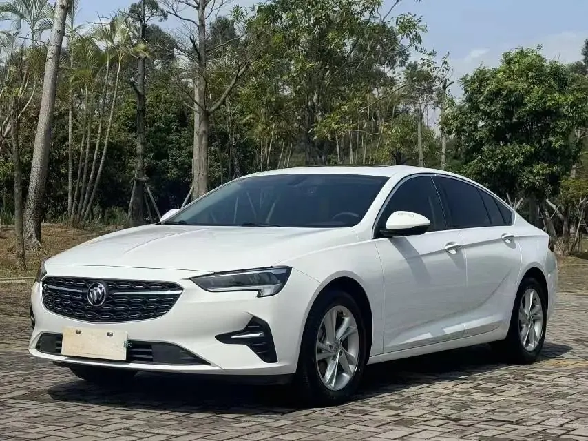 Regal 2022 552T Smart - View 1
