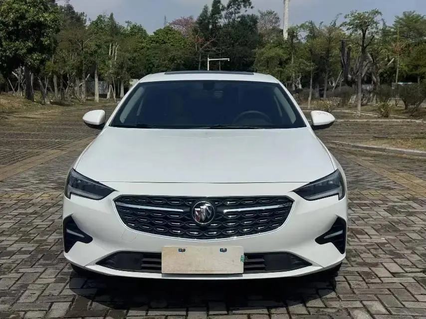 Regal 2022 552T Smart 2