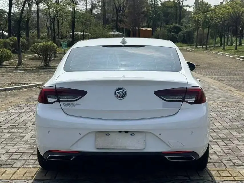 Regal 2022 552T Smart 4
