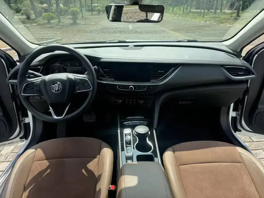 Regal 2022 552T Smart 5