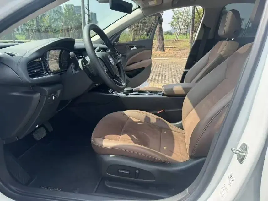 Regal 2022 552T Smart 6