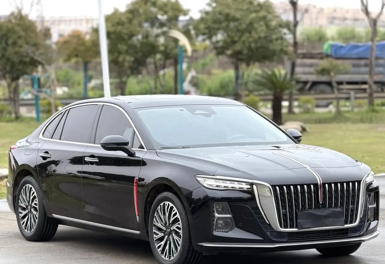 HongQi 2025 Model H5 2.0T Flag-Champ 500,000-Vehicle Commemorative Edition Automatic 3